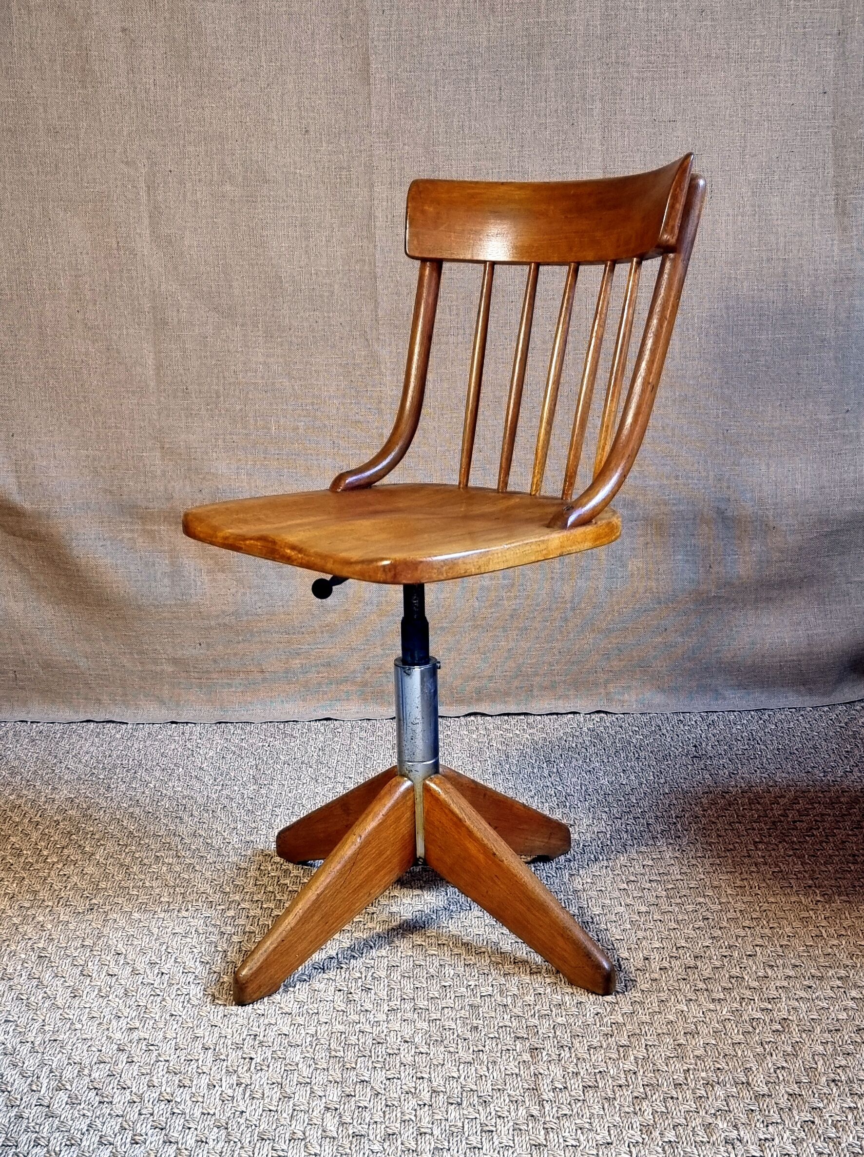 Rotating office chair Stoll Switzerland 1960s