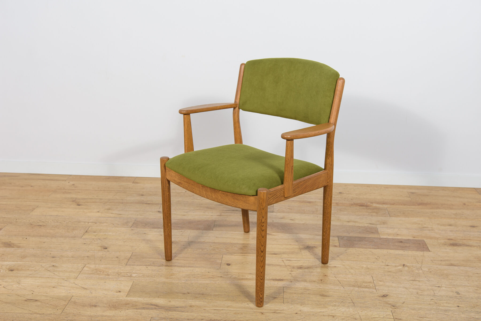 Chaises de salle à manger en chêne du milieu du siècle Modèle J62 par Poul M. Volther pour FDB Mobler, Danemark, années 1960, Ensemble de 4
