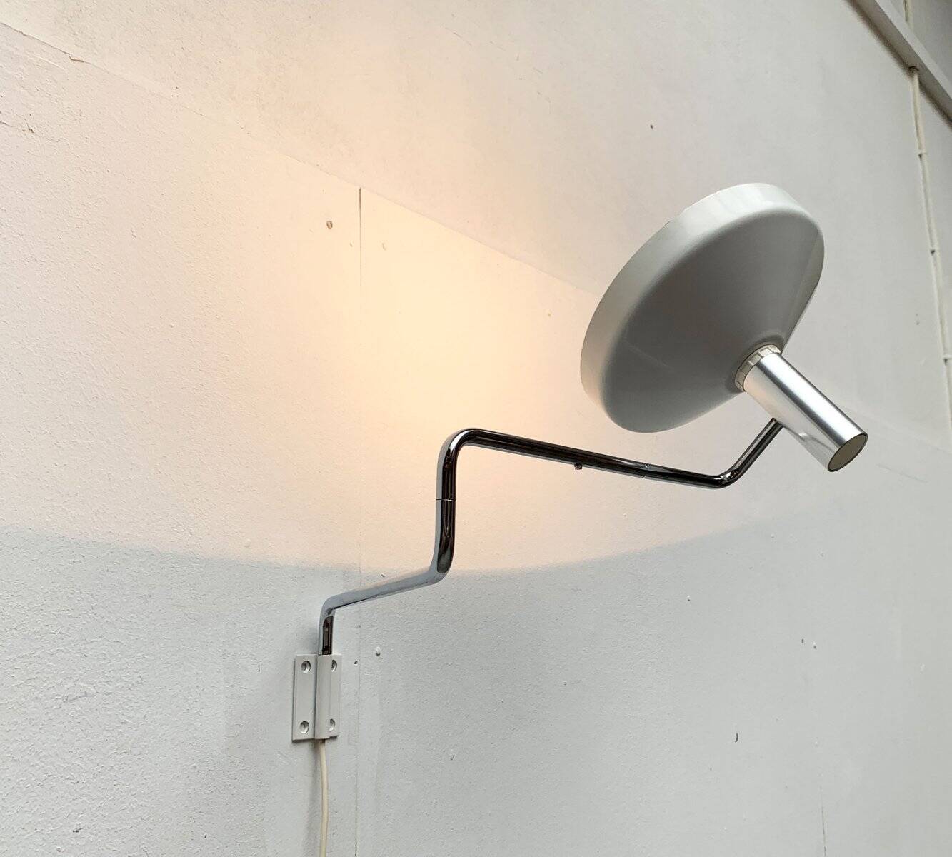 Swiss wall lamp Pentarkus mid-century by Rosemarie and Rico Baltensweiler for Baltensweiler, 1950s.