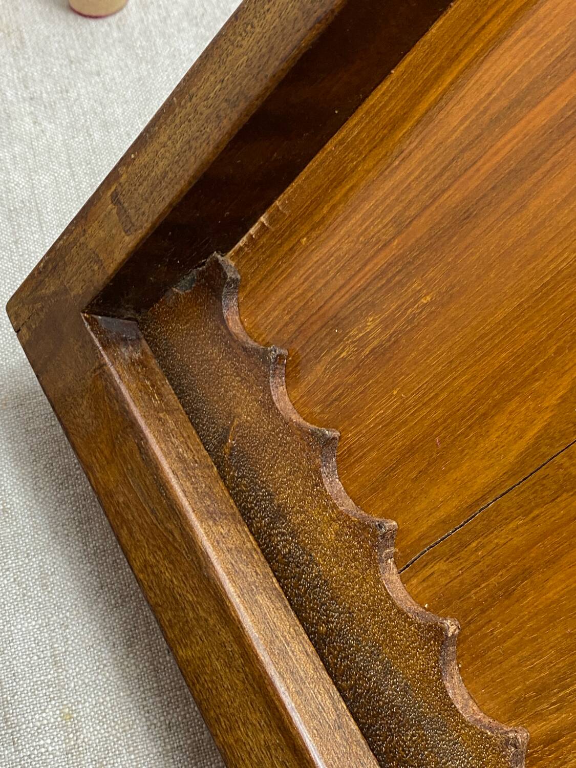 Chess and backgammon set in carved wood and marquetry
