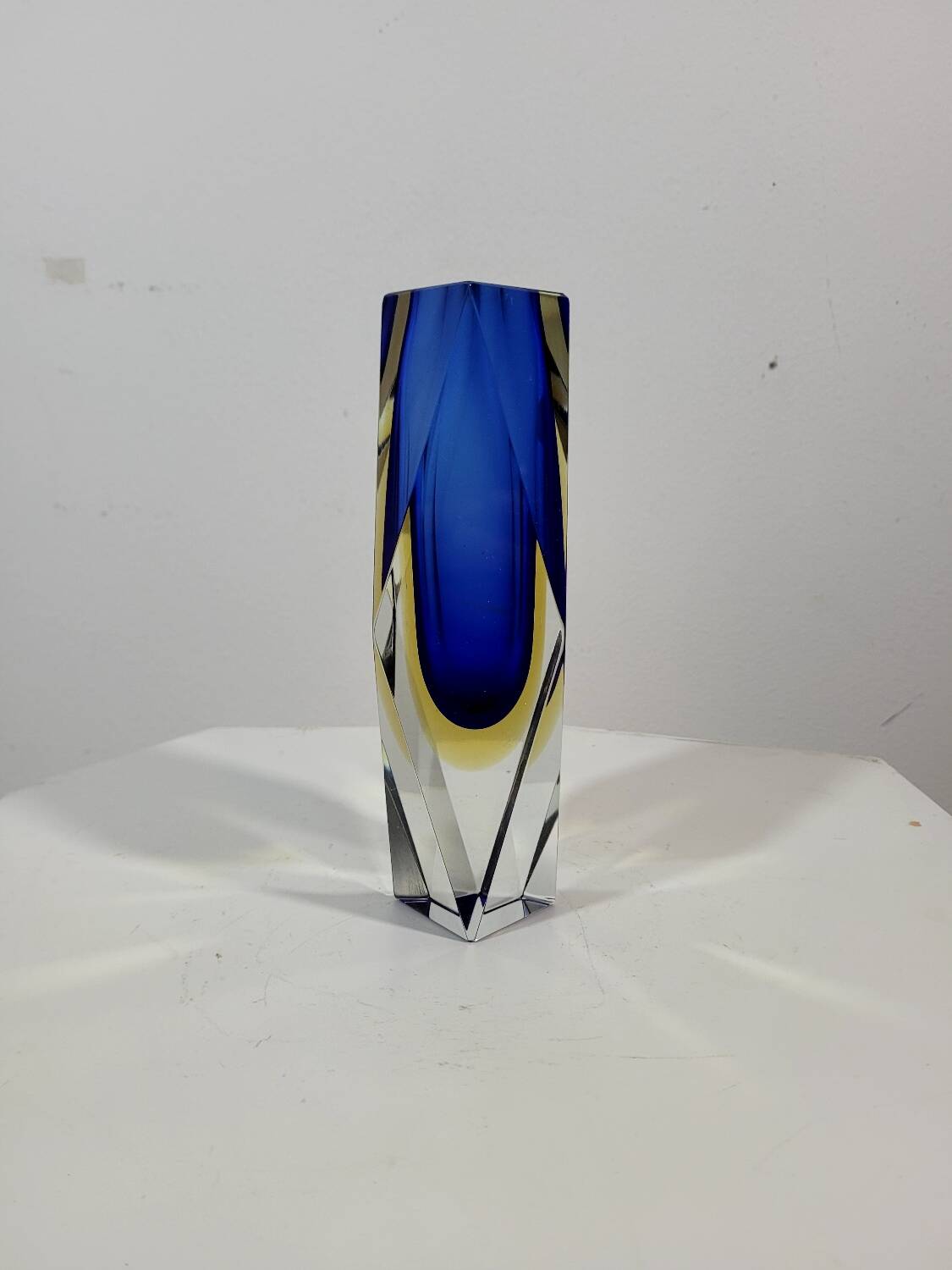 Murano flavio poli vase carré vintage en verre bleu et jaune
