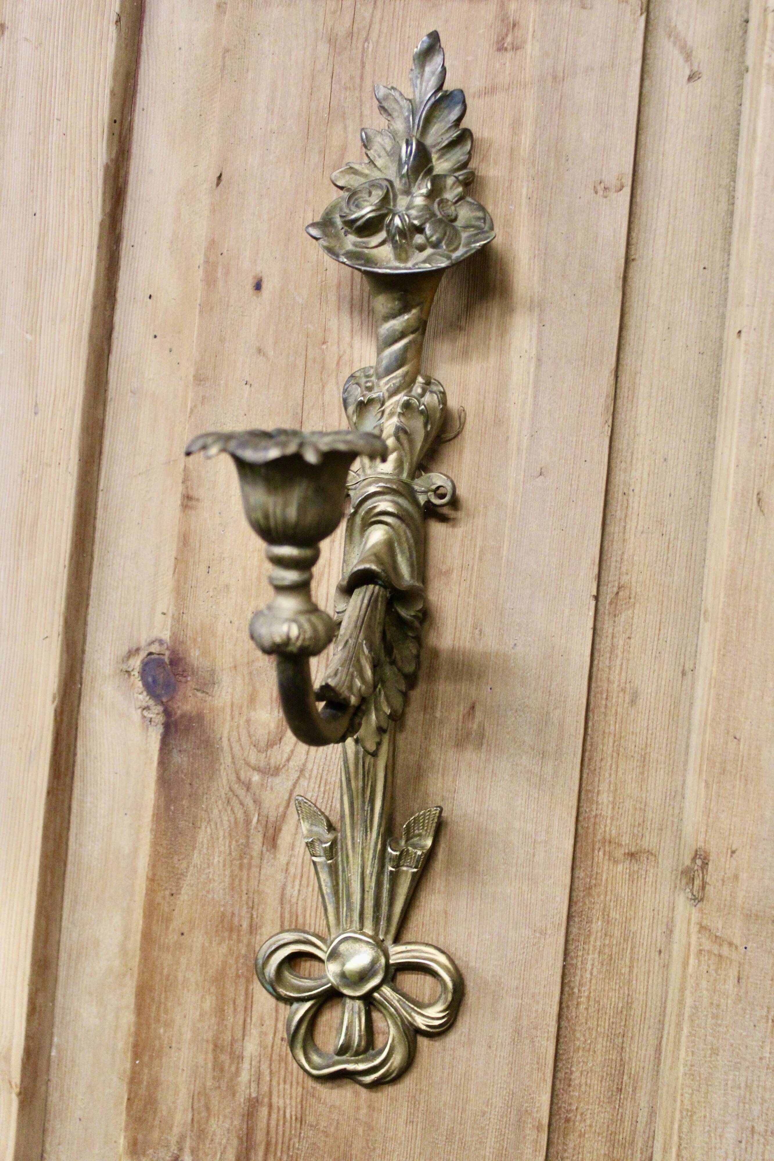 Applique murale en bronze style Louis XVI