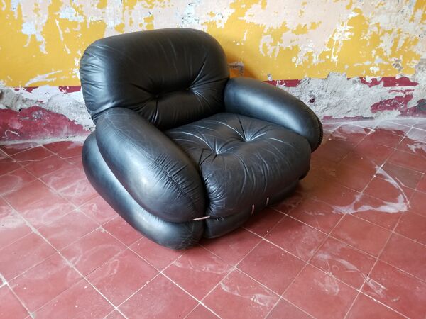 paire De fauteuils En cuir Noir Par Adriano Piazzesi, 1970