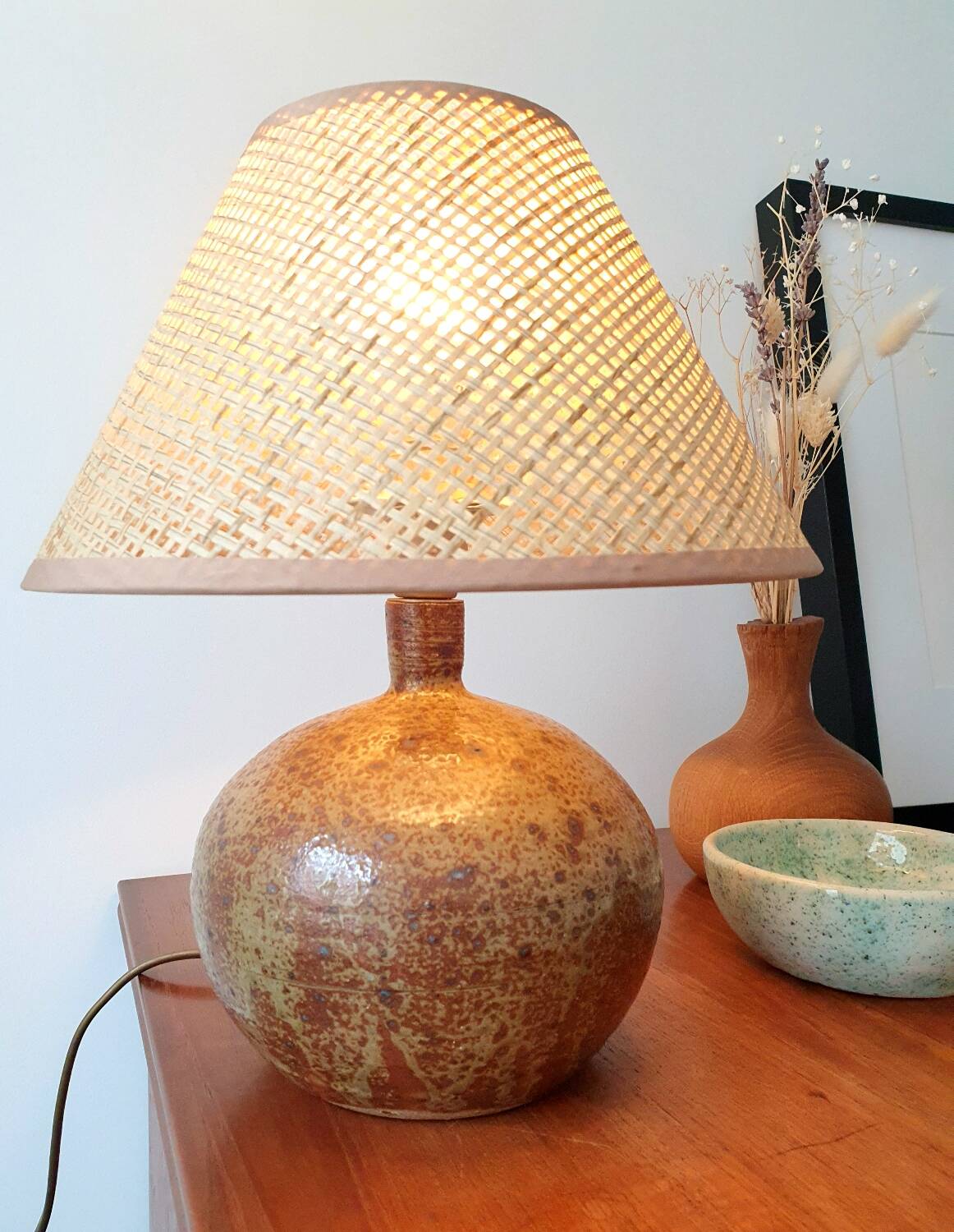 Baudat vintage sandstone lamp