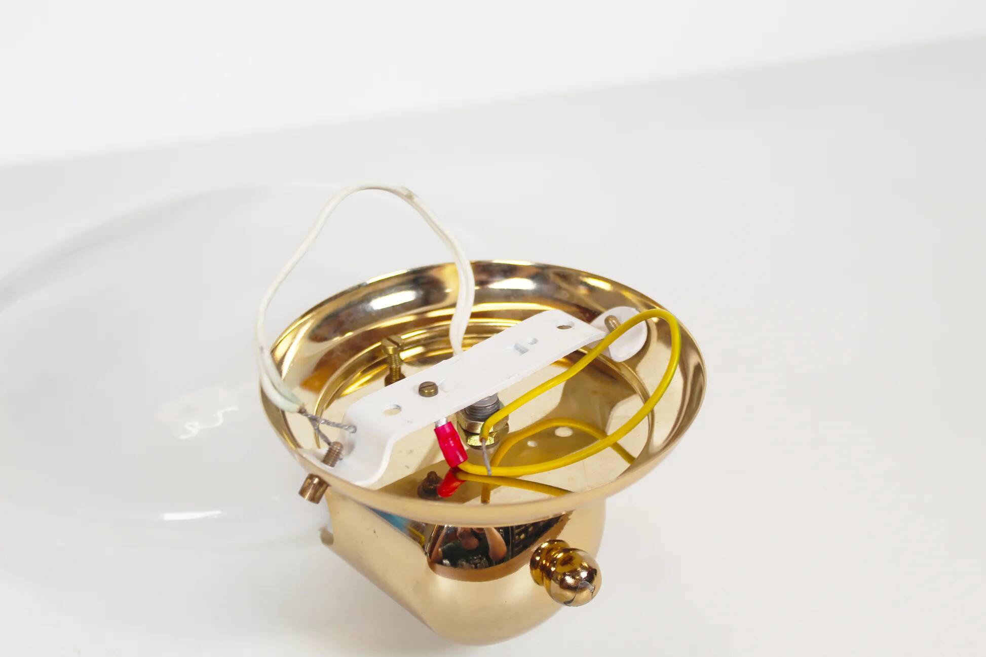 1970s wall lamp in brass and Murano glass by Kaiser Leuchten