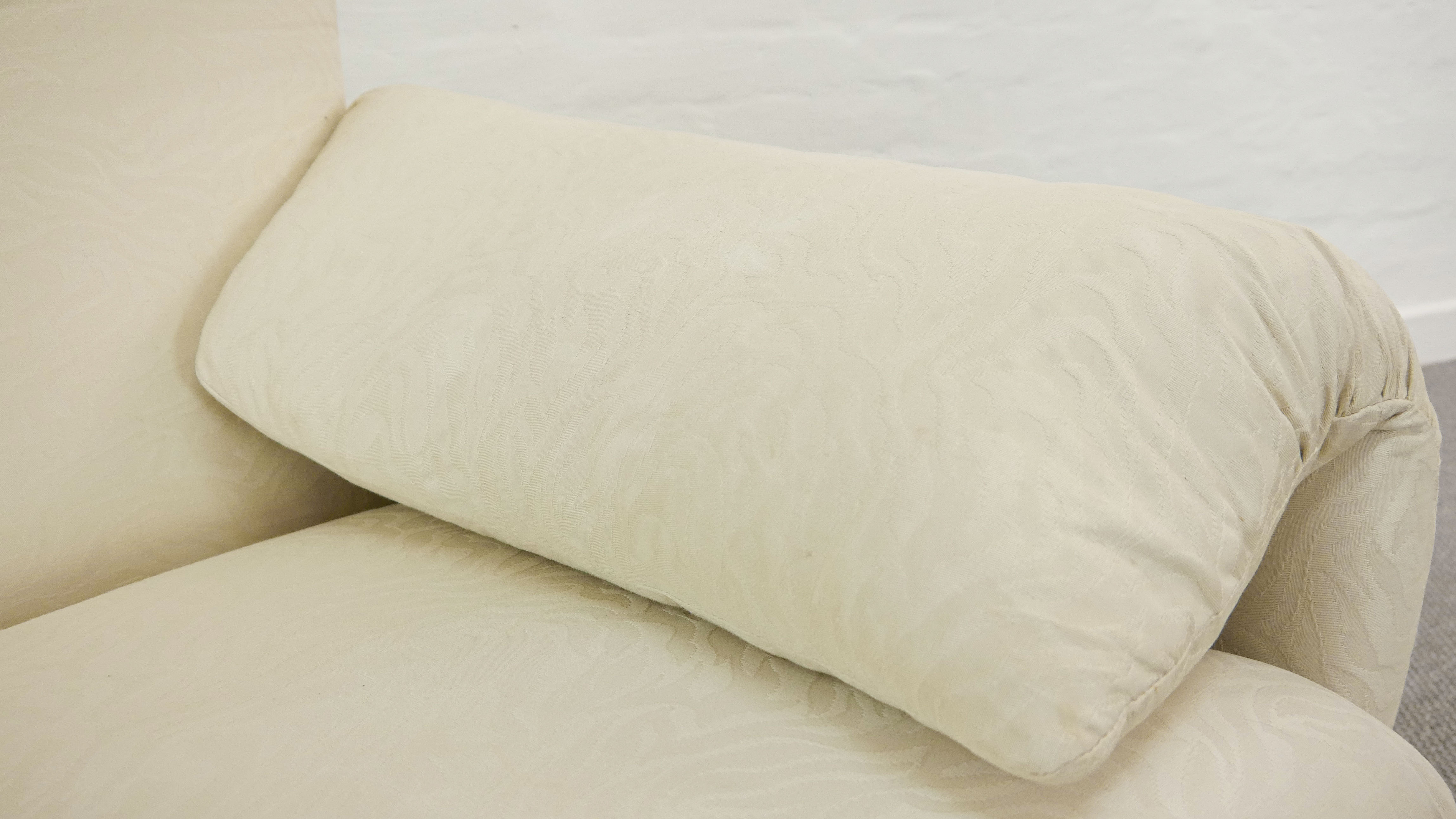 Maralunga 3-seat Sofa with Footrest in offwhite by Vico Magistretti for Cassina, Italy