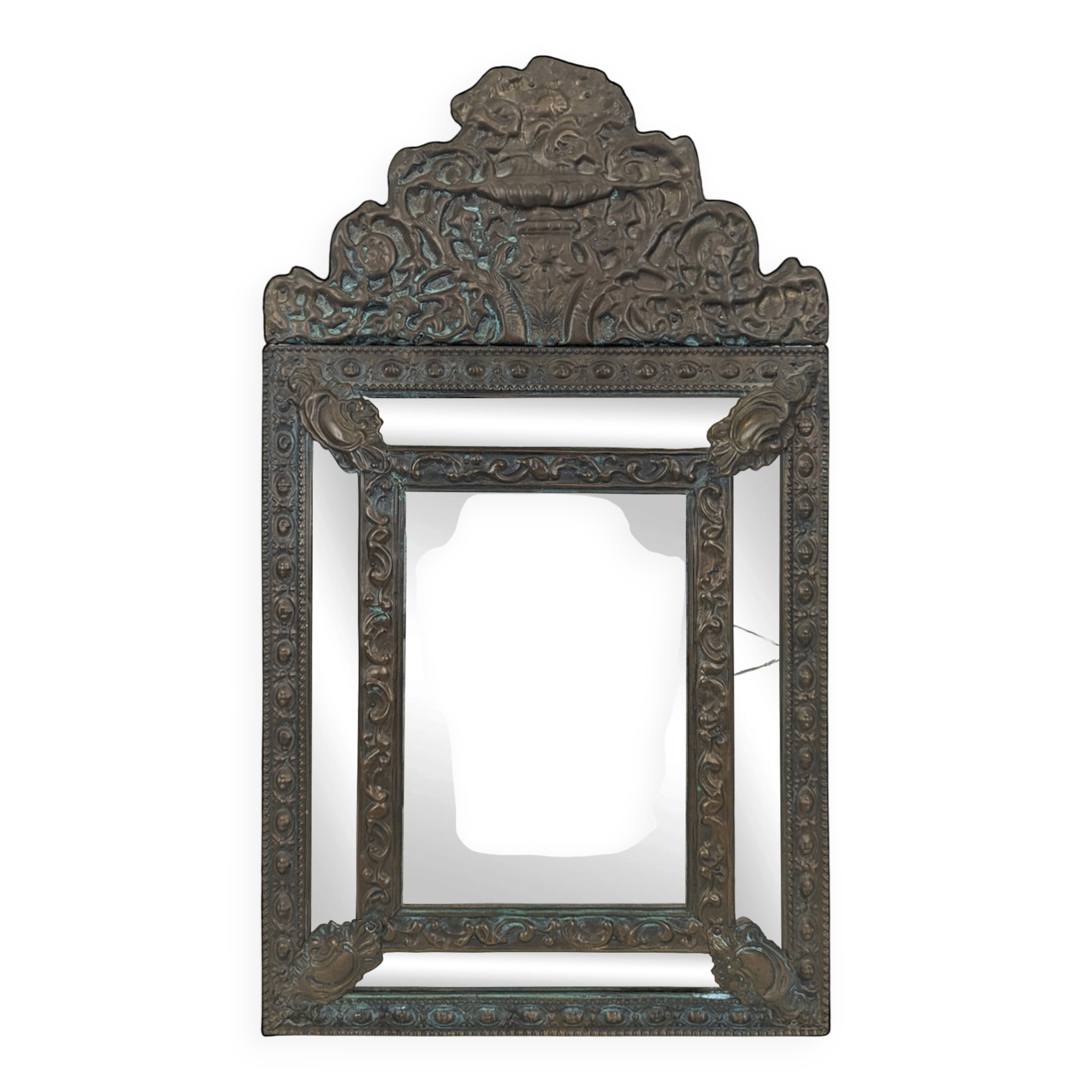 Miroir à parecloses en laiton repoussé de style hollandais