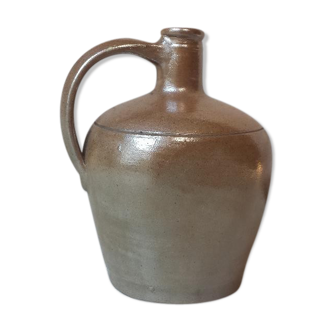 Sandstone pitcher