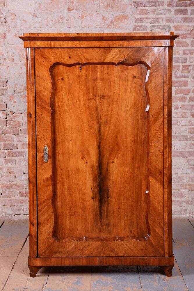 Biedermeier Cabinet in Walnut, Austria, 1830s