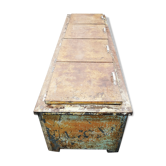 Ancien frigo de bateau devenu coffre de decoration