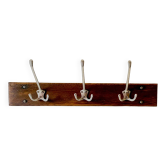 Vintage wall-mounted coat rack in solid wood - 3 cast aluminum hooks