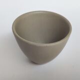 Bol en porcelaine signé
