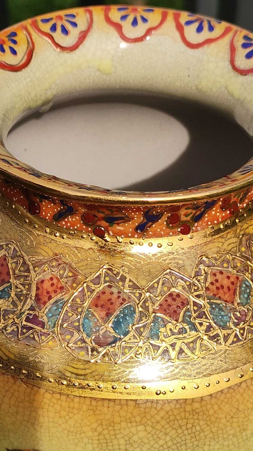 Vase signed Satsuma. Birds/Butterflies/floral patterns on a wild nature background. Gold highlights