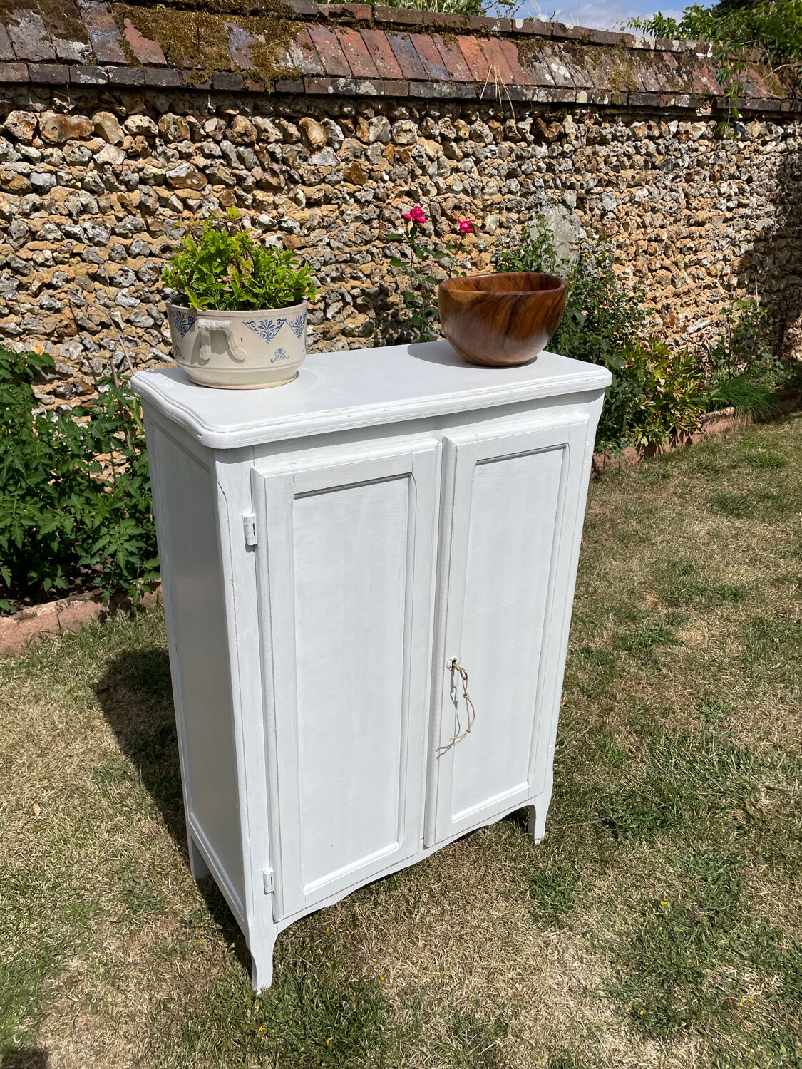 Vintage white Parisian sideboard 1970