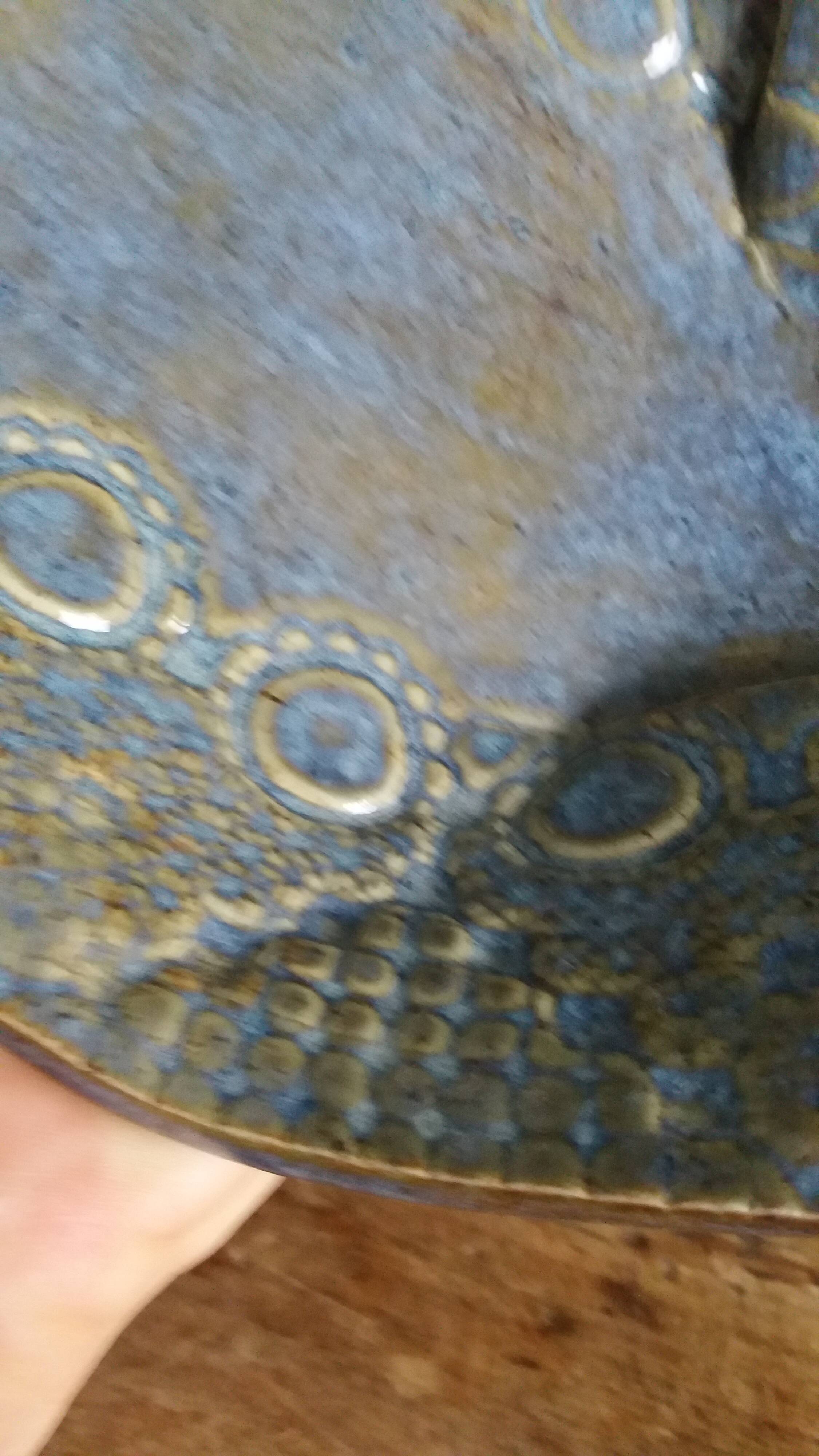 AP ceramic trinket tray with lace-like embroidery effect