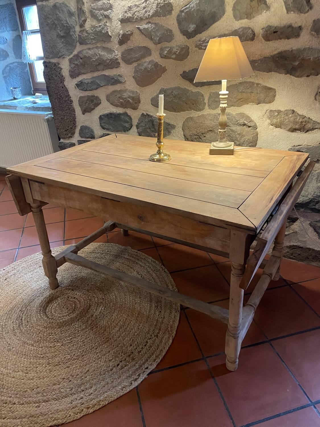 Farm table