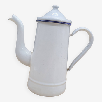 Cafetière émaillée blanche