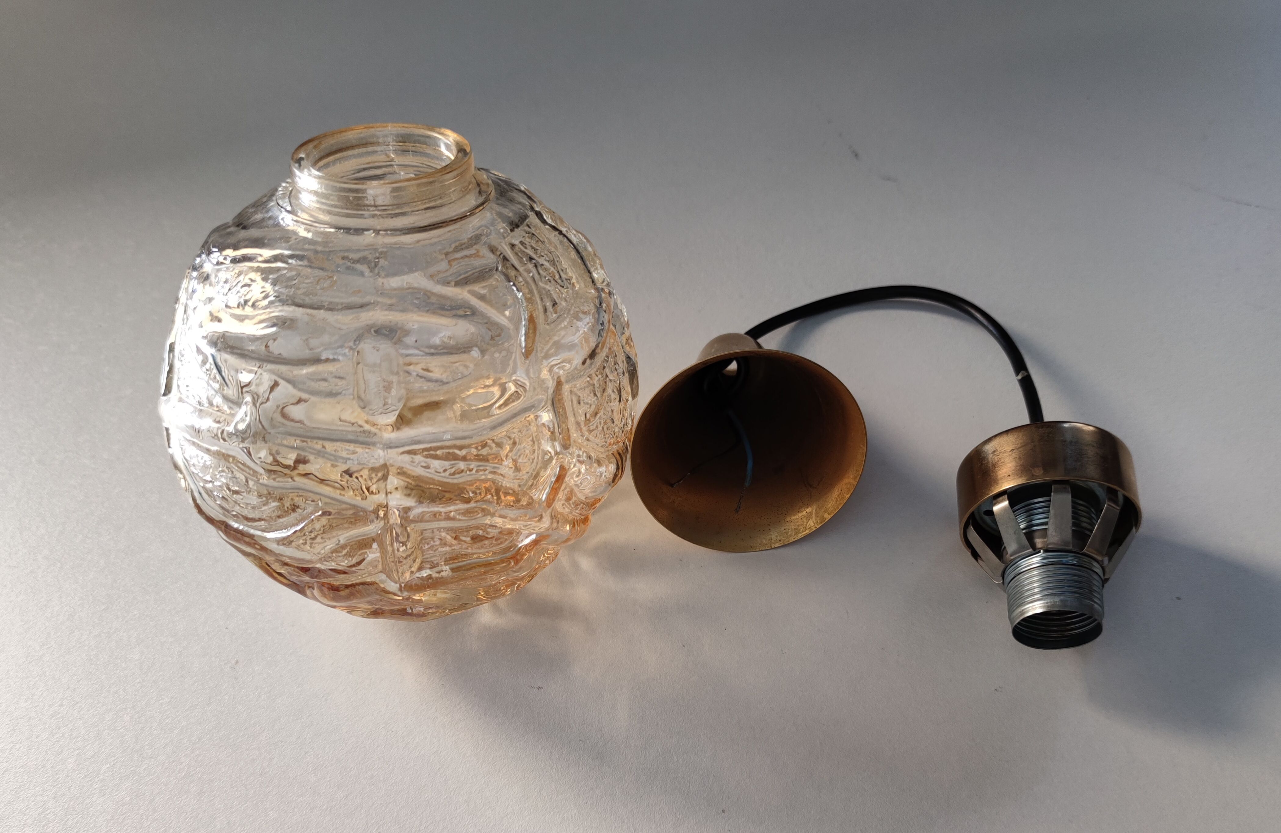 Suspension ball smoked glass