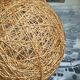 Abat-jour suspension boule vintage en osier et ficelle naturels