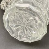 Carafe en verre à facettes