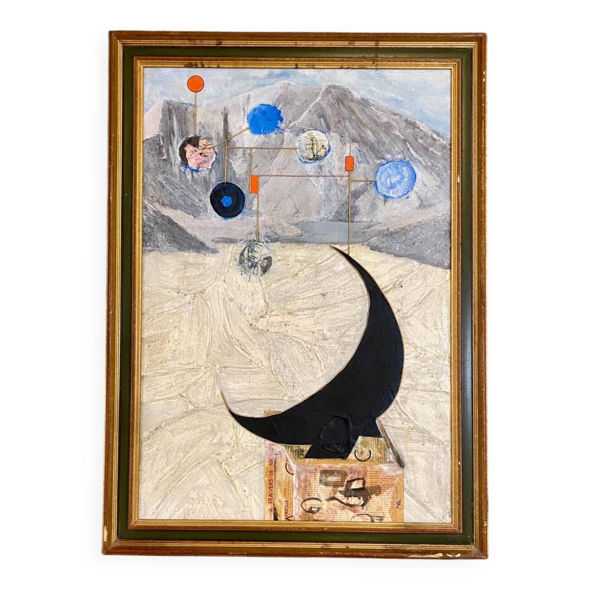 Modern sculpture table