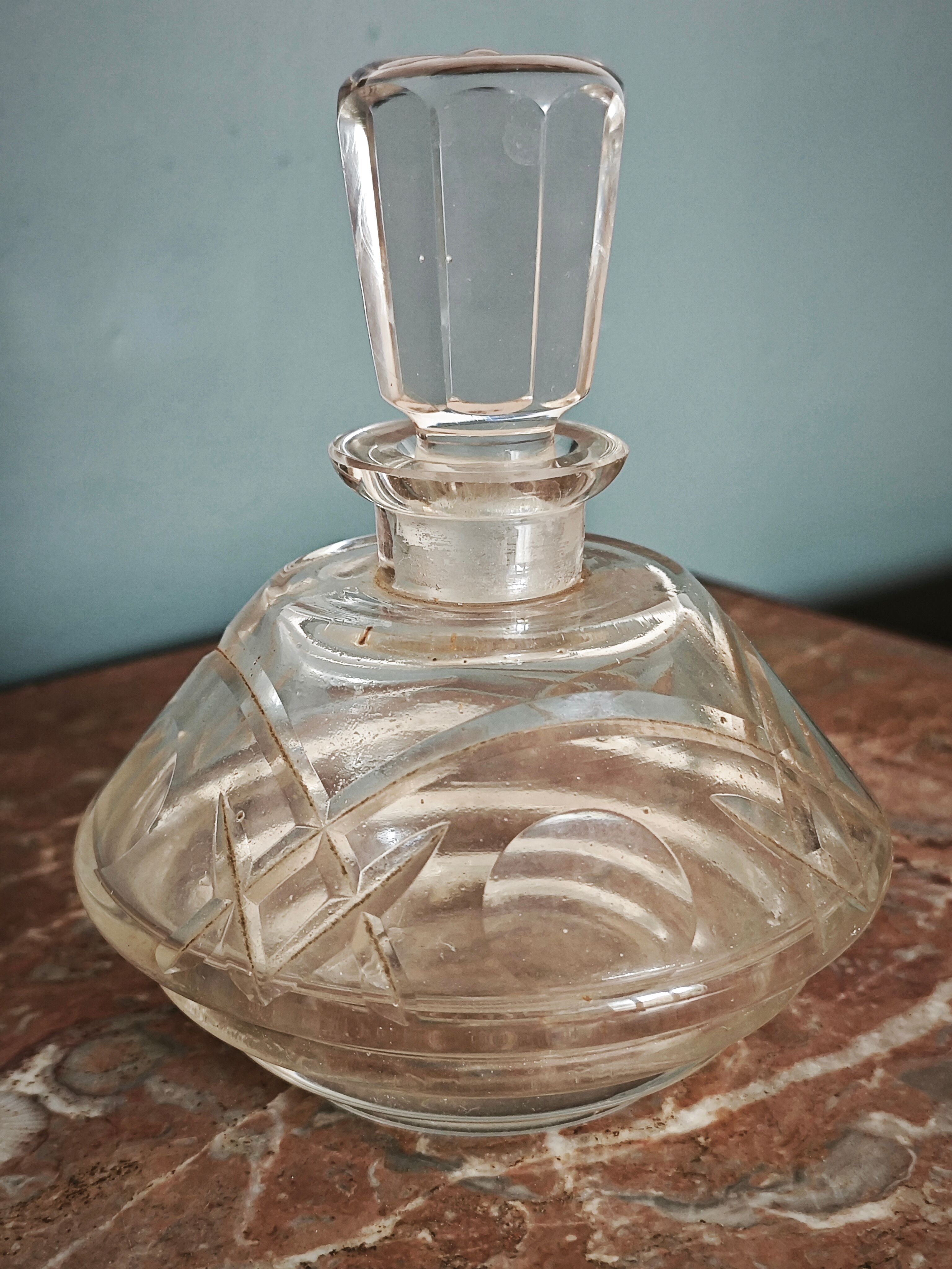 Perfume bottle