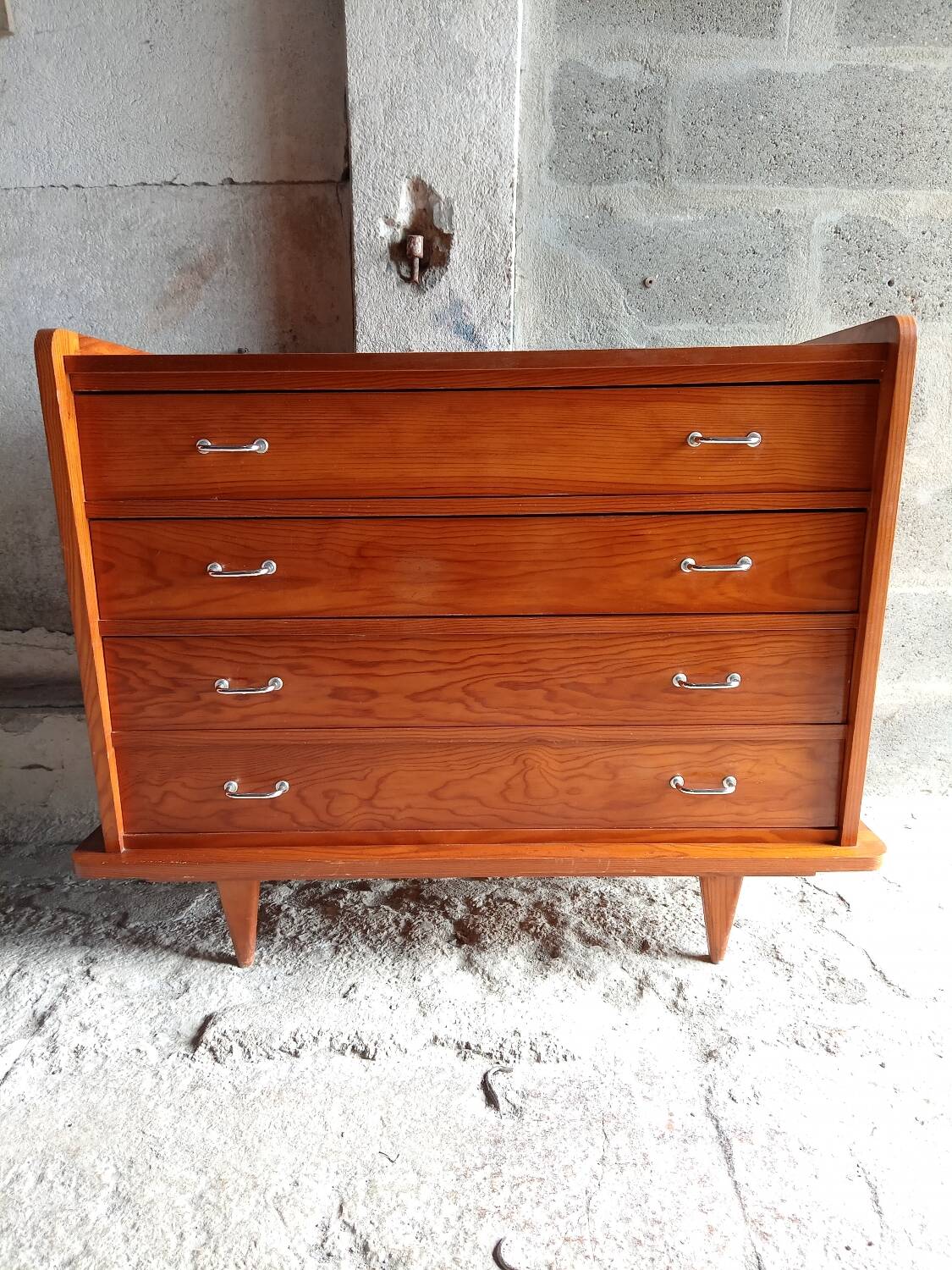 Vintage chest of drawers
