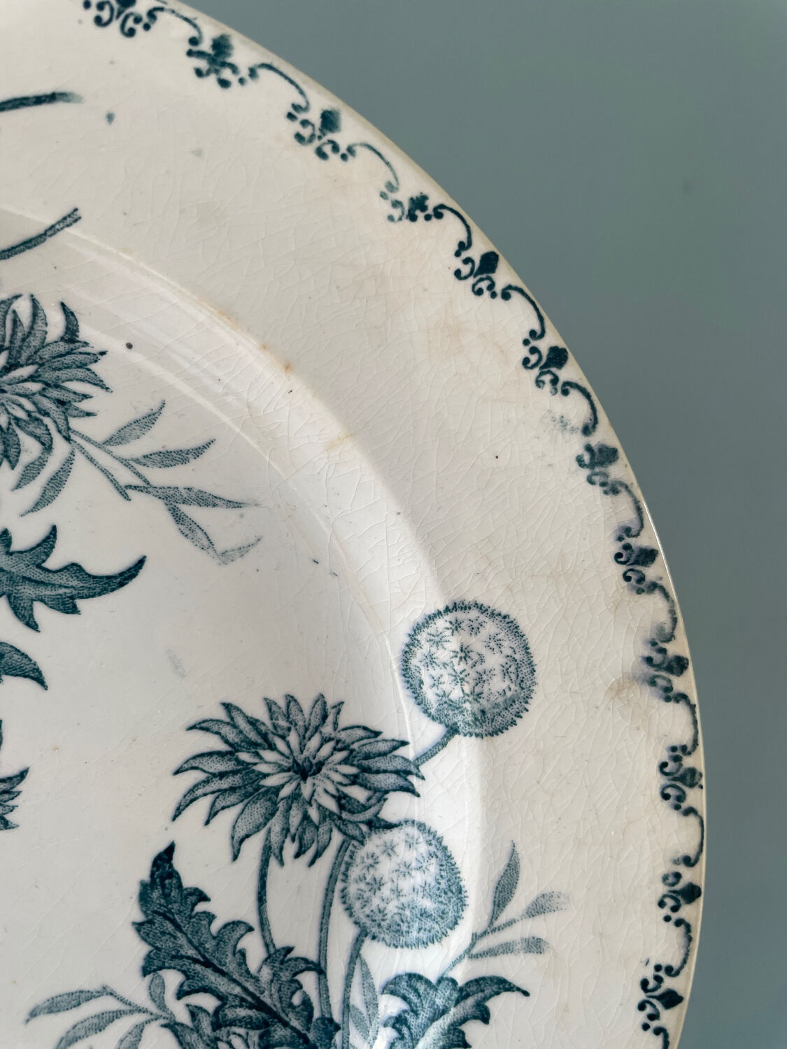 Set of 7 flat plates Terre de Fer XIXth "Madrid"