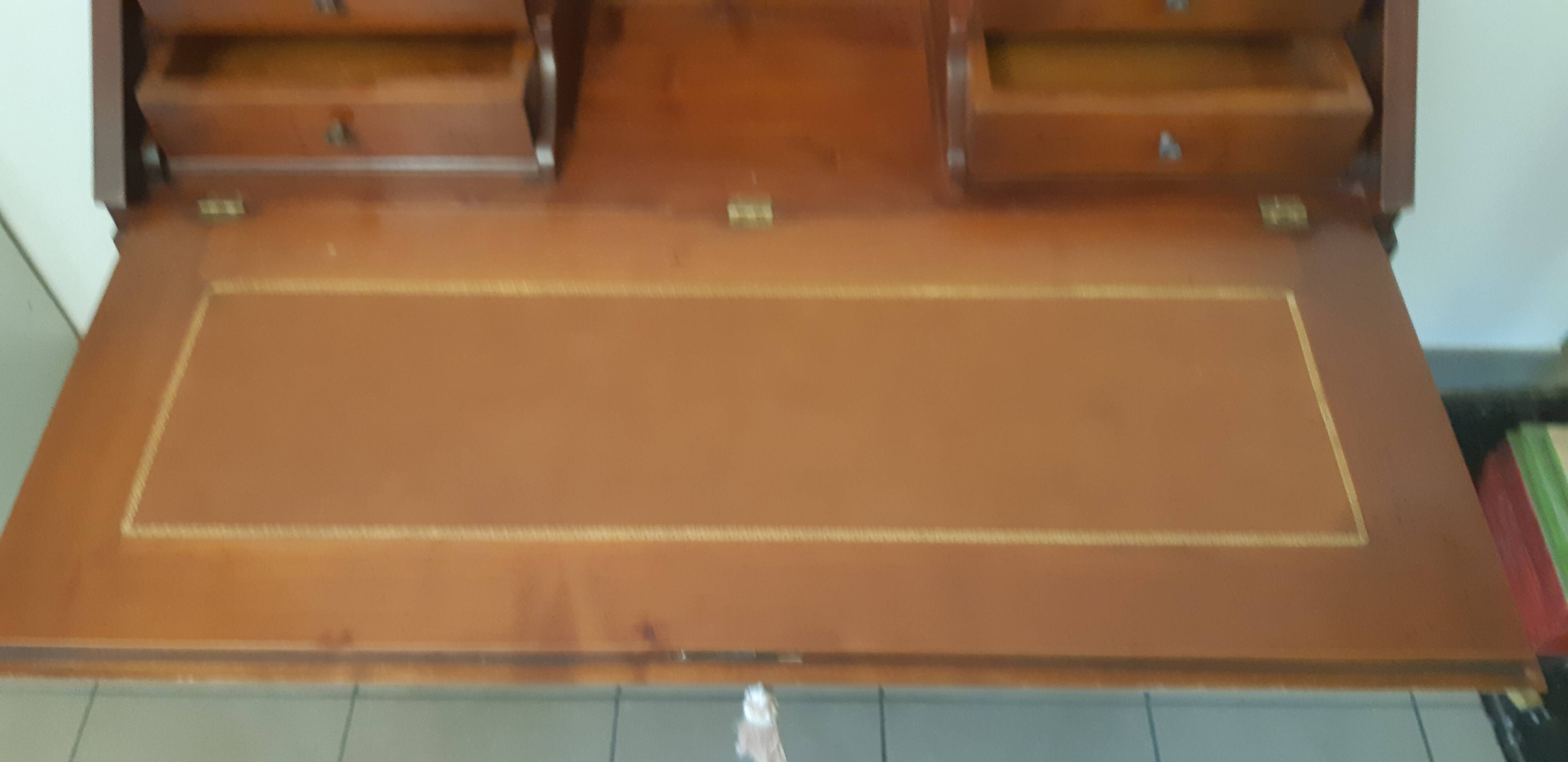 Sloping secretary, Louis XVI style donkey back desk, very good 20th century copy