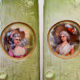 Paire de vases en porcelaine à décor de portrait de femme