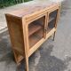 Vitrine vaisselier vintage en bois massif art déco 1950