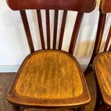 Chaises de bistrot Parisiennes