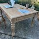 Grand bureau ancien en bois brut
