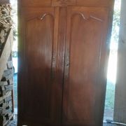 Armoire provençale style Louis XV