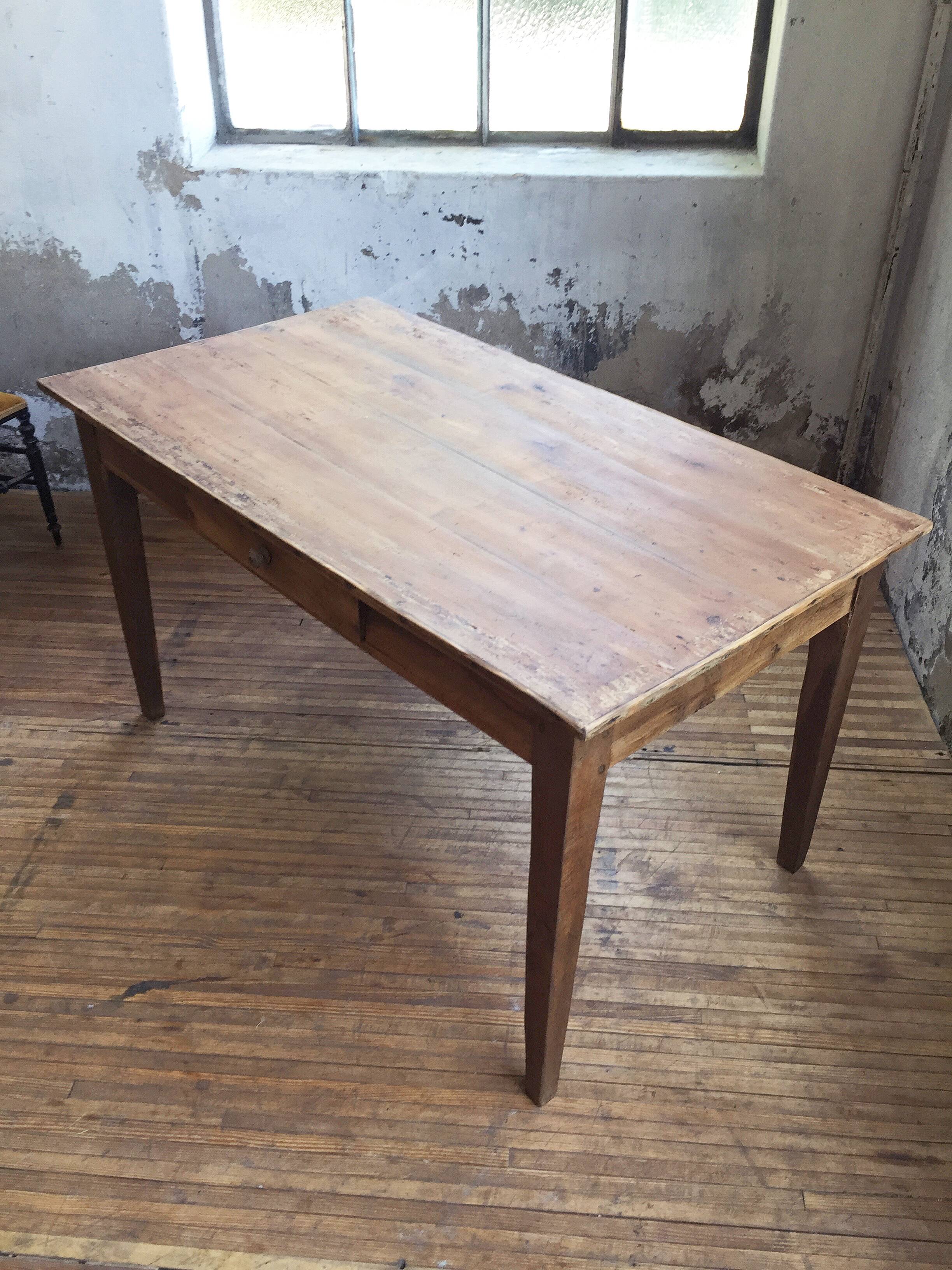 Table de ferme en noyer