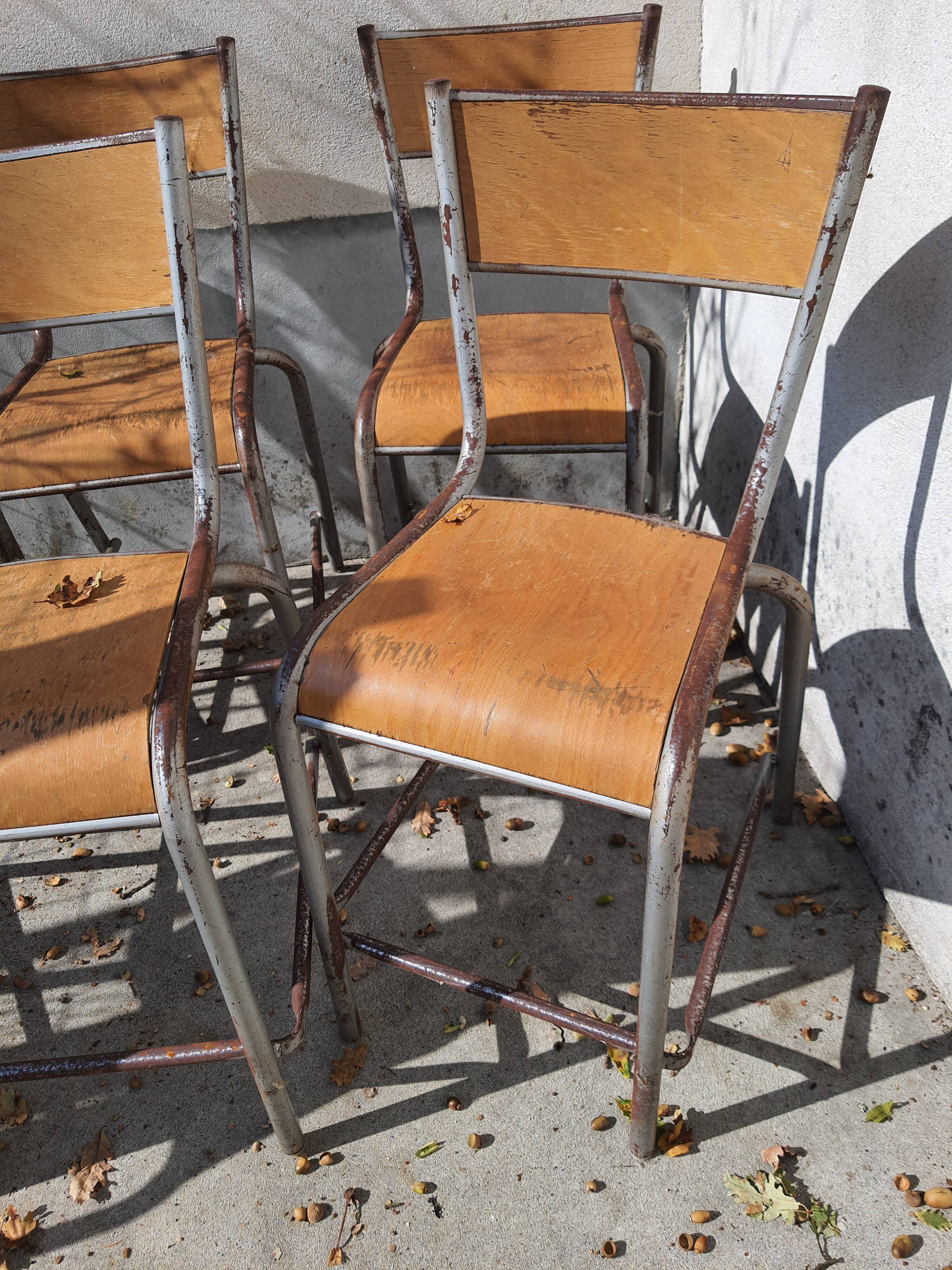 Lot of 6 vintage school chairs