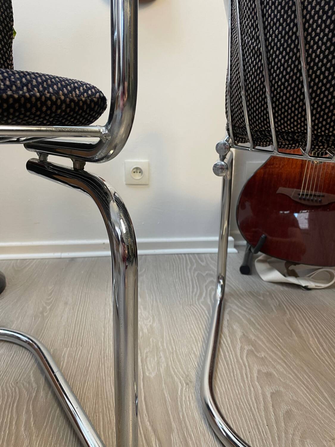 Paire de chaise en chrome dans le goût de Rinaldi