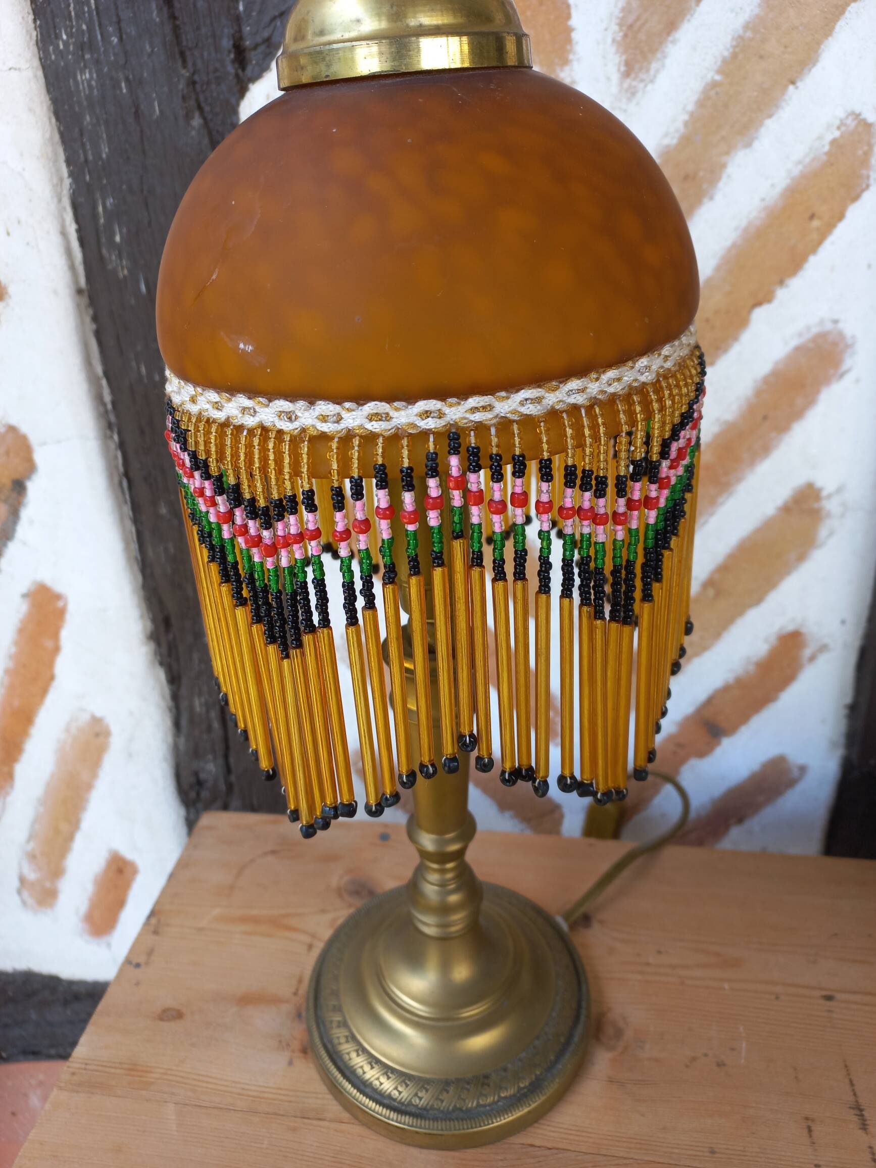 Lampe laiton perles style Charleston 1930