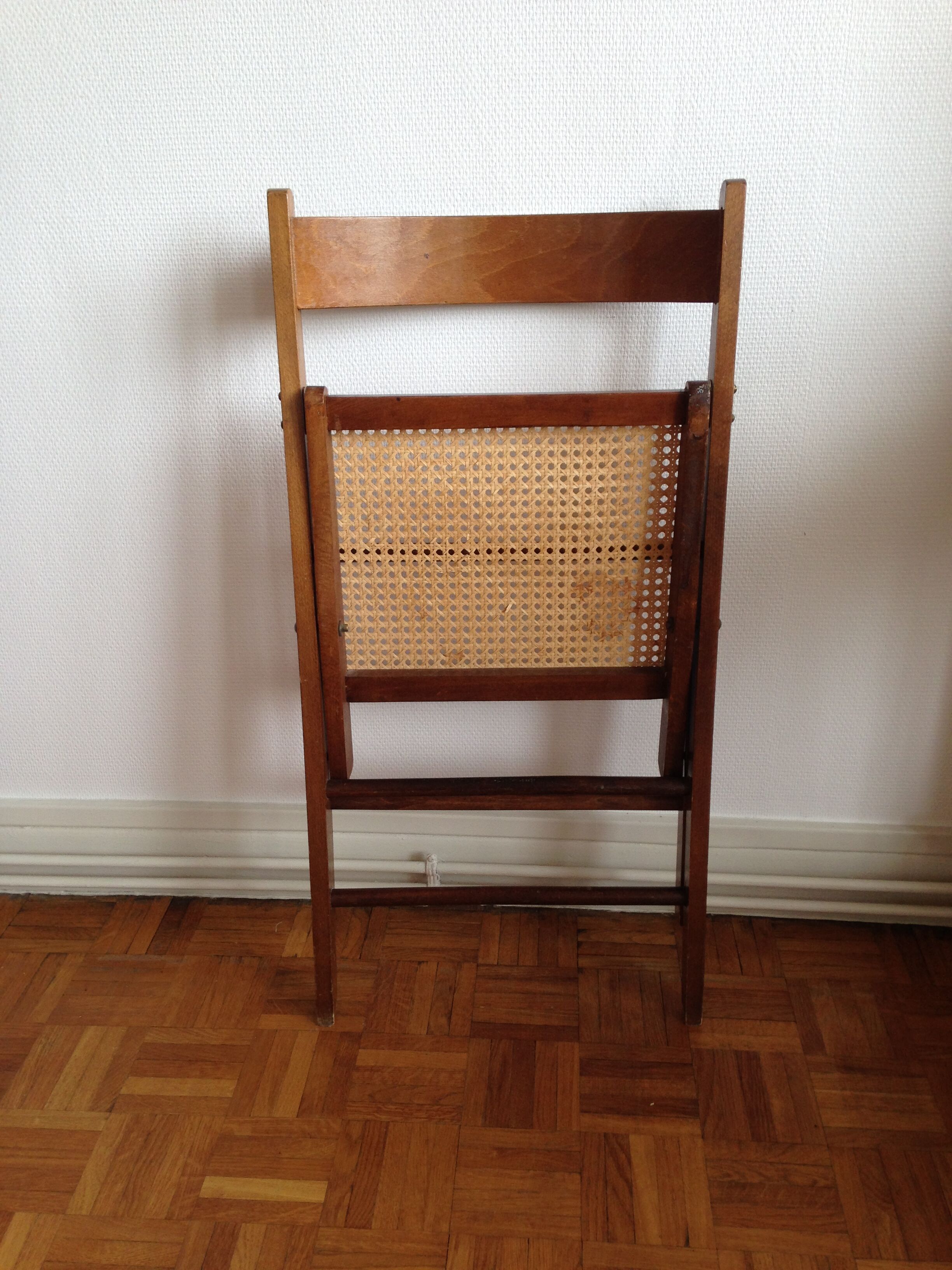 Chaise pliante cannée
