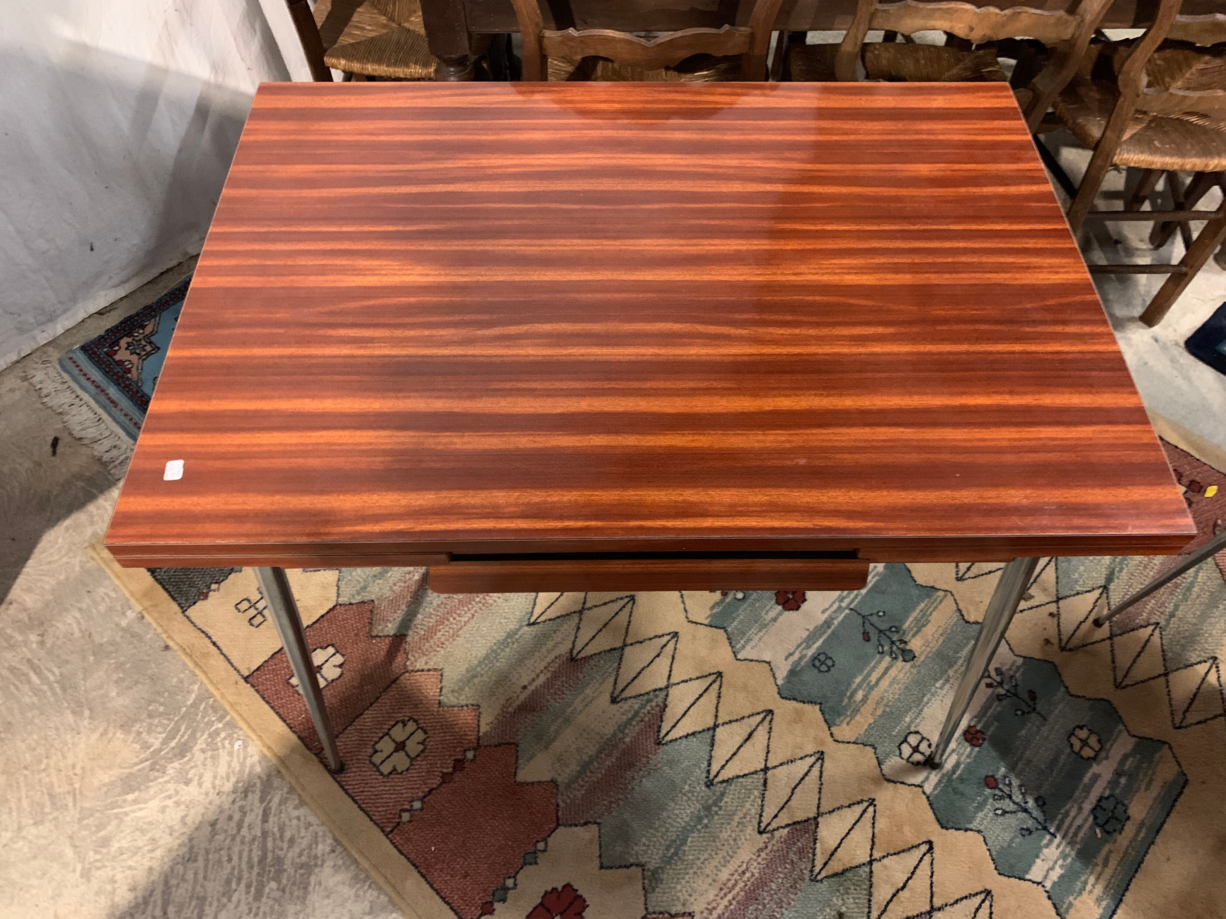 Formica table with 4 skai chairs