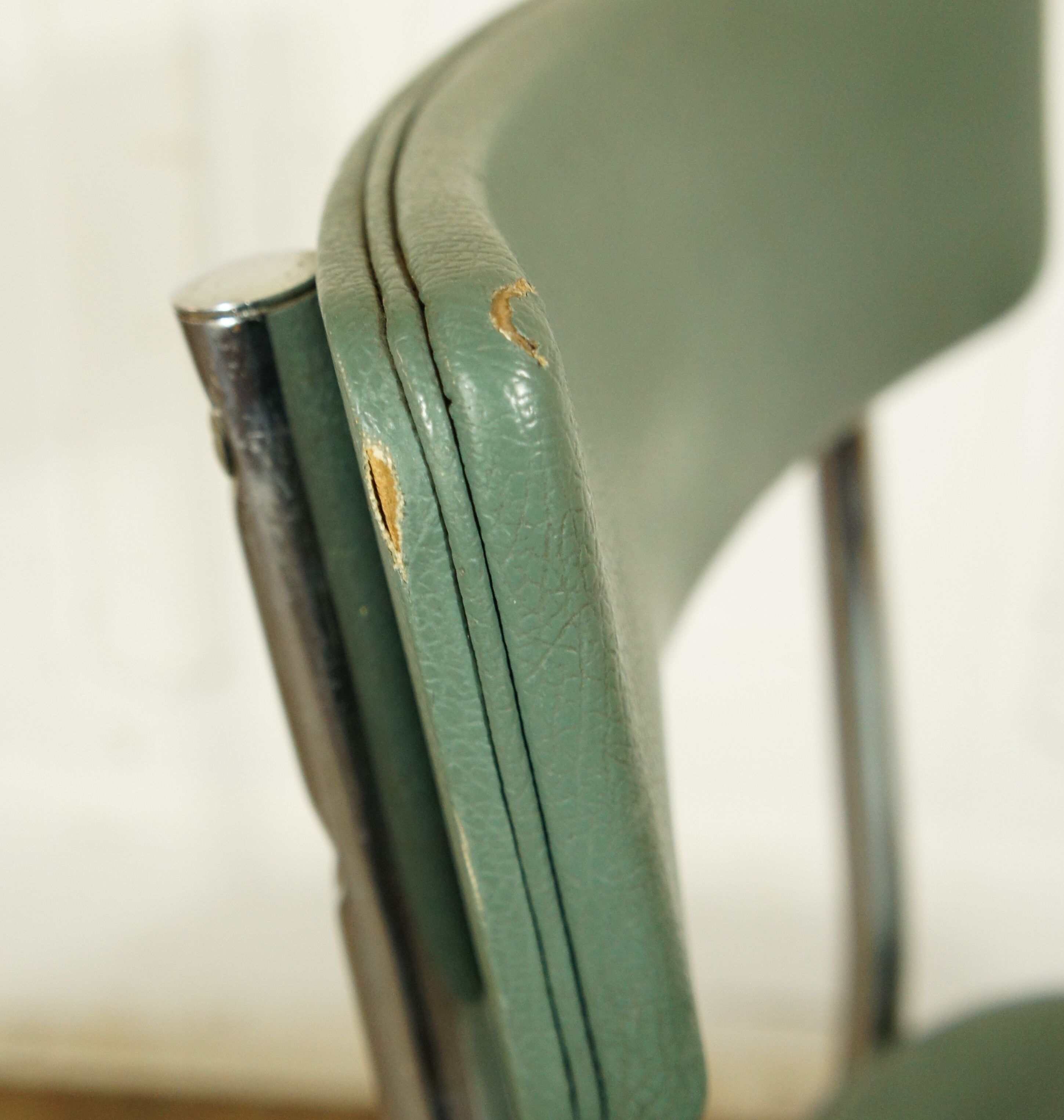 Industrial chair Pullman Ronéo 1950