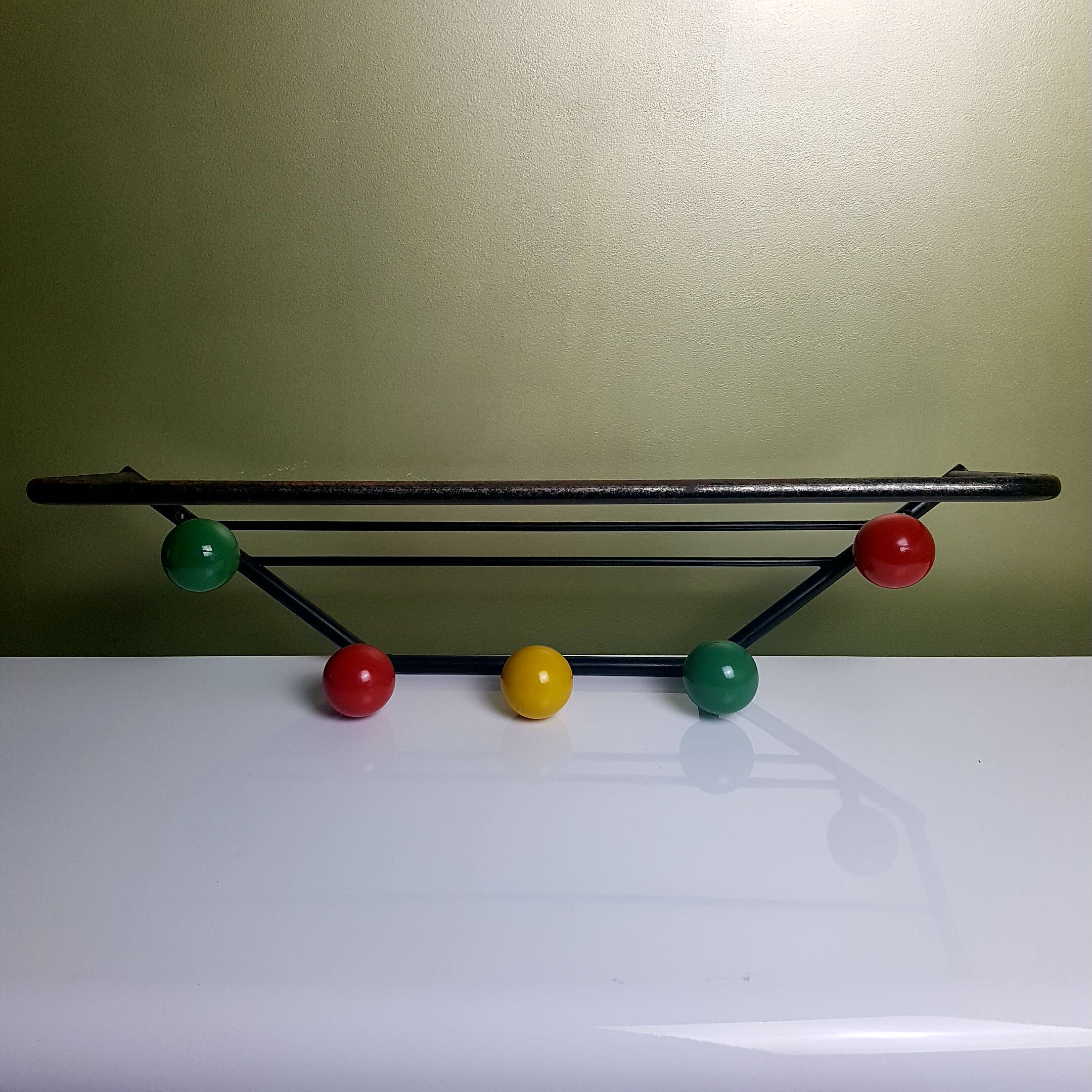 Cloakroom 5 coat hooks in colorful wood balls