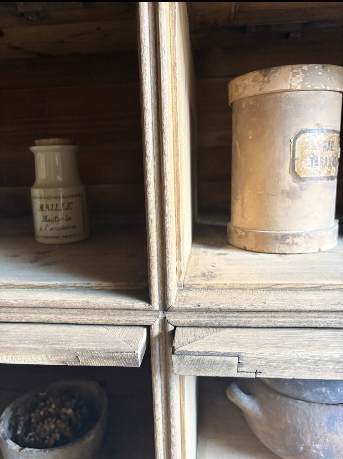 Ancien meuble à clapets en chêne