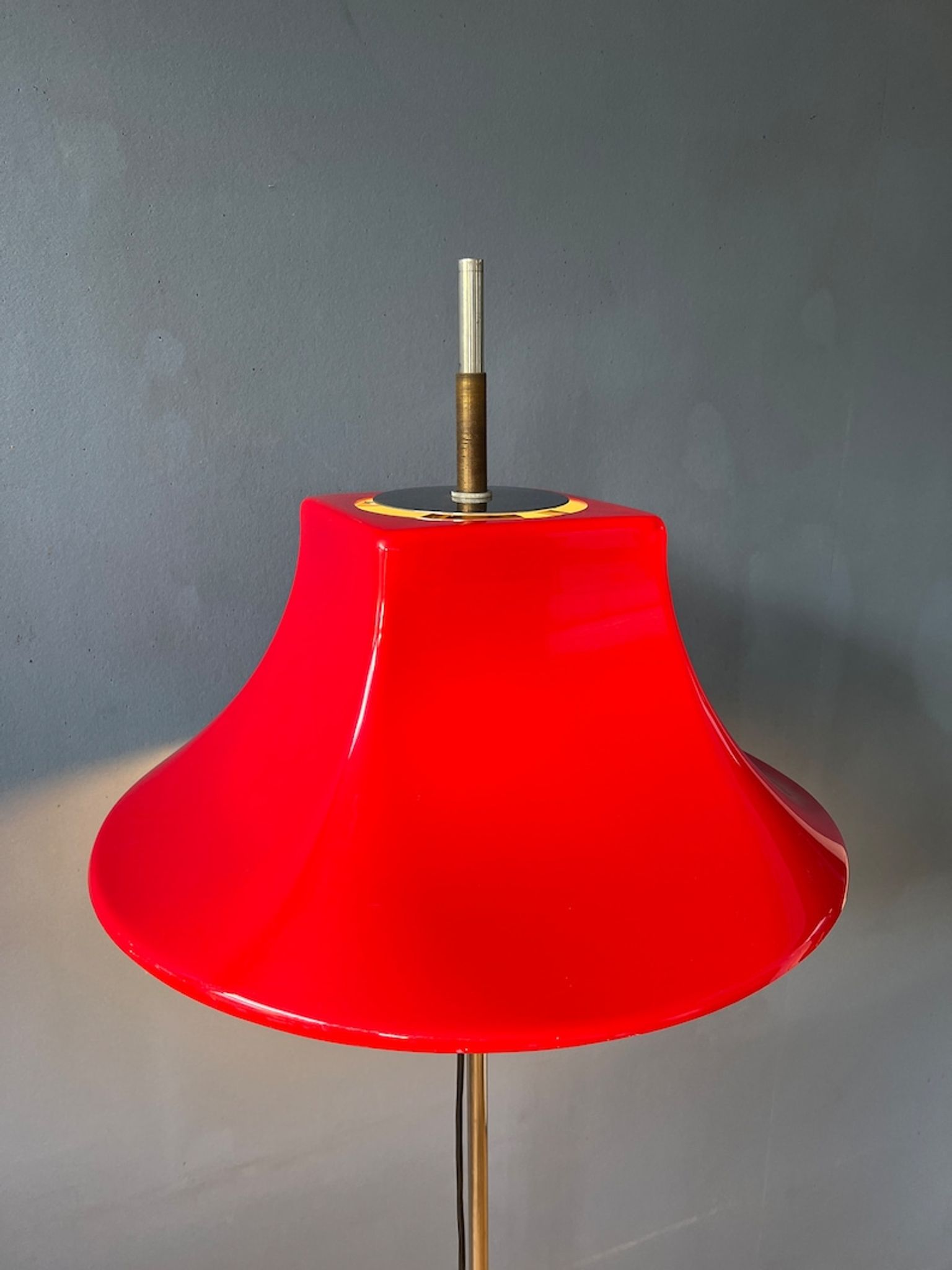 Lampadaire rouge Willem Hagoort