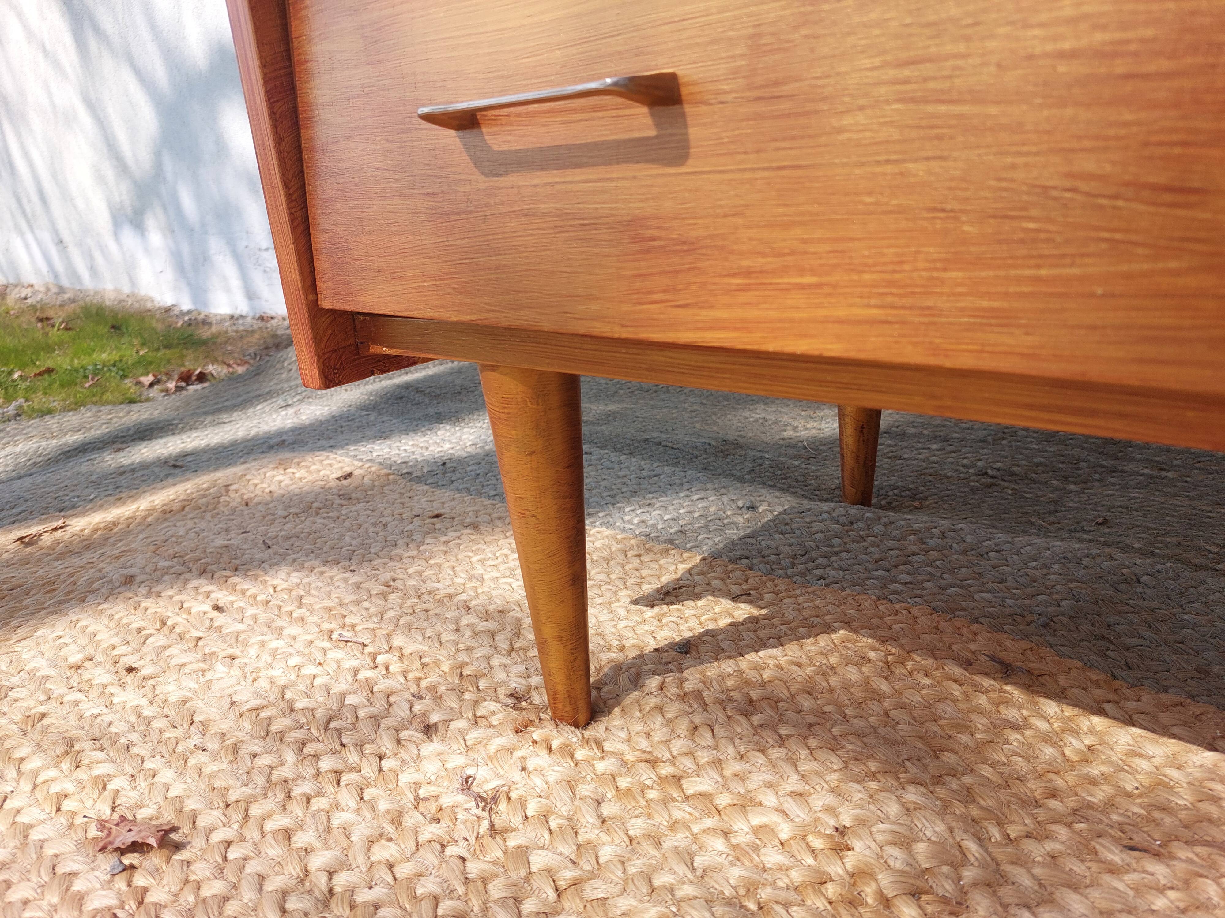 vintage commode, tapered legs