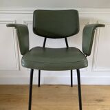 Chaise vintage à accoudoirs skaï vert