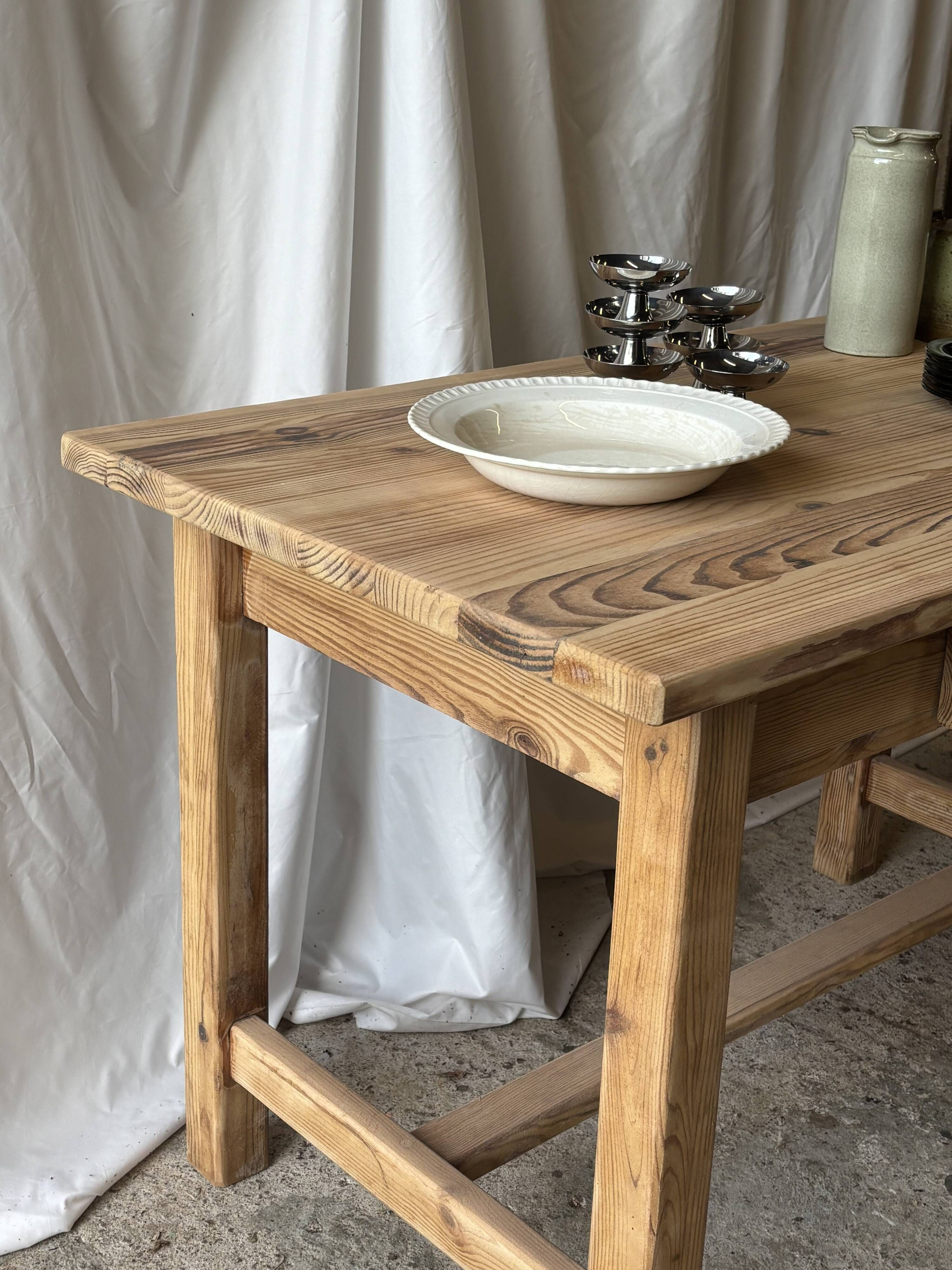 Solid raw pine dining table — 120 cm