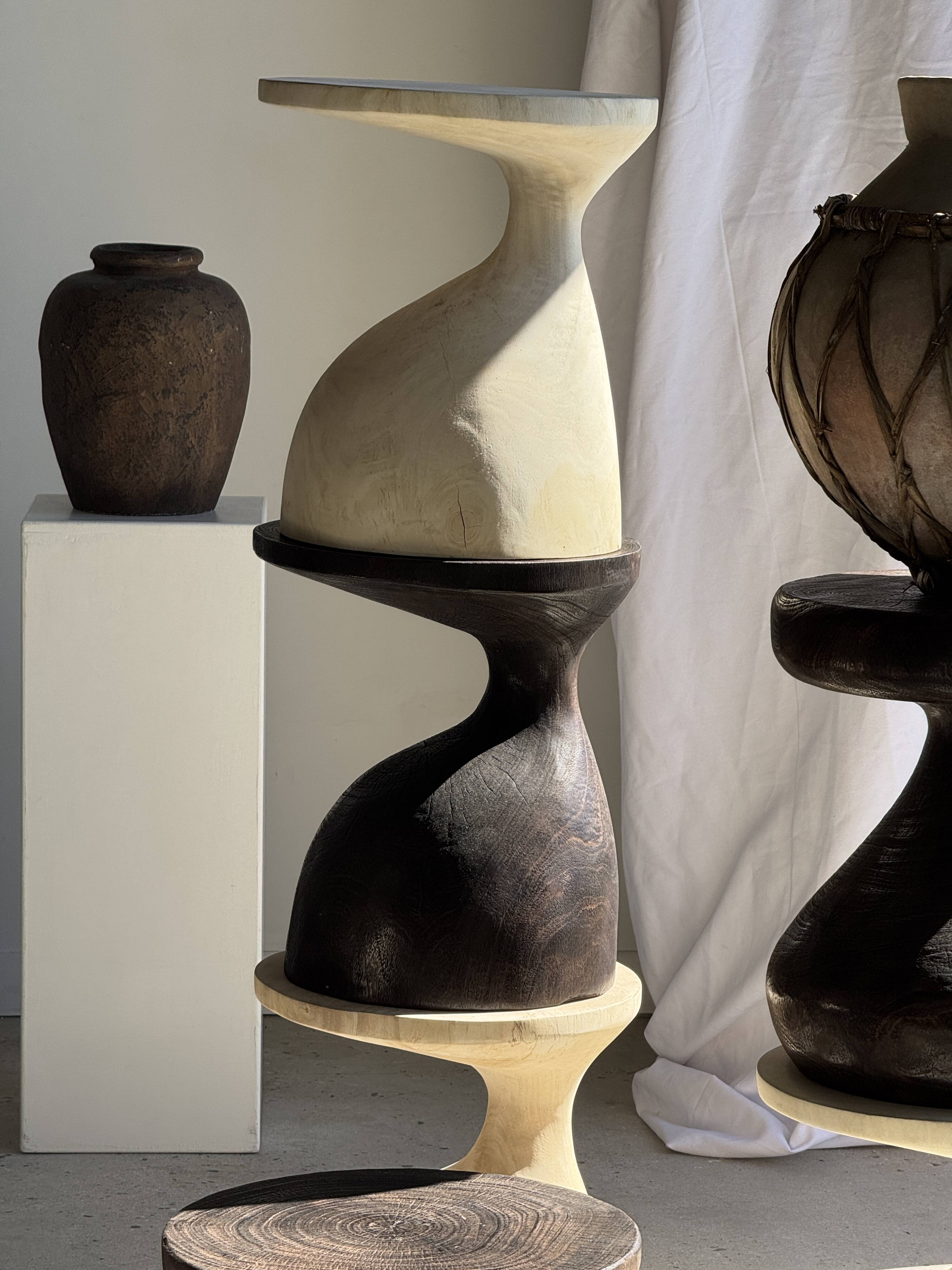 Sexy Neck - Solid wood (monoxyle) brown side table