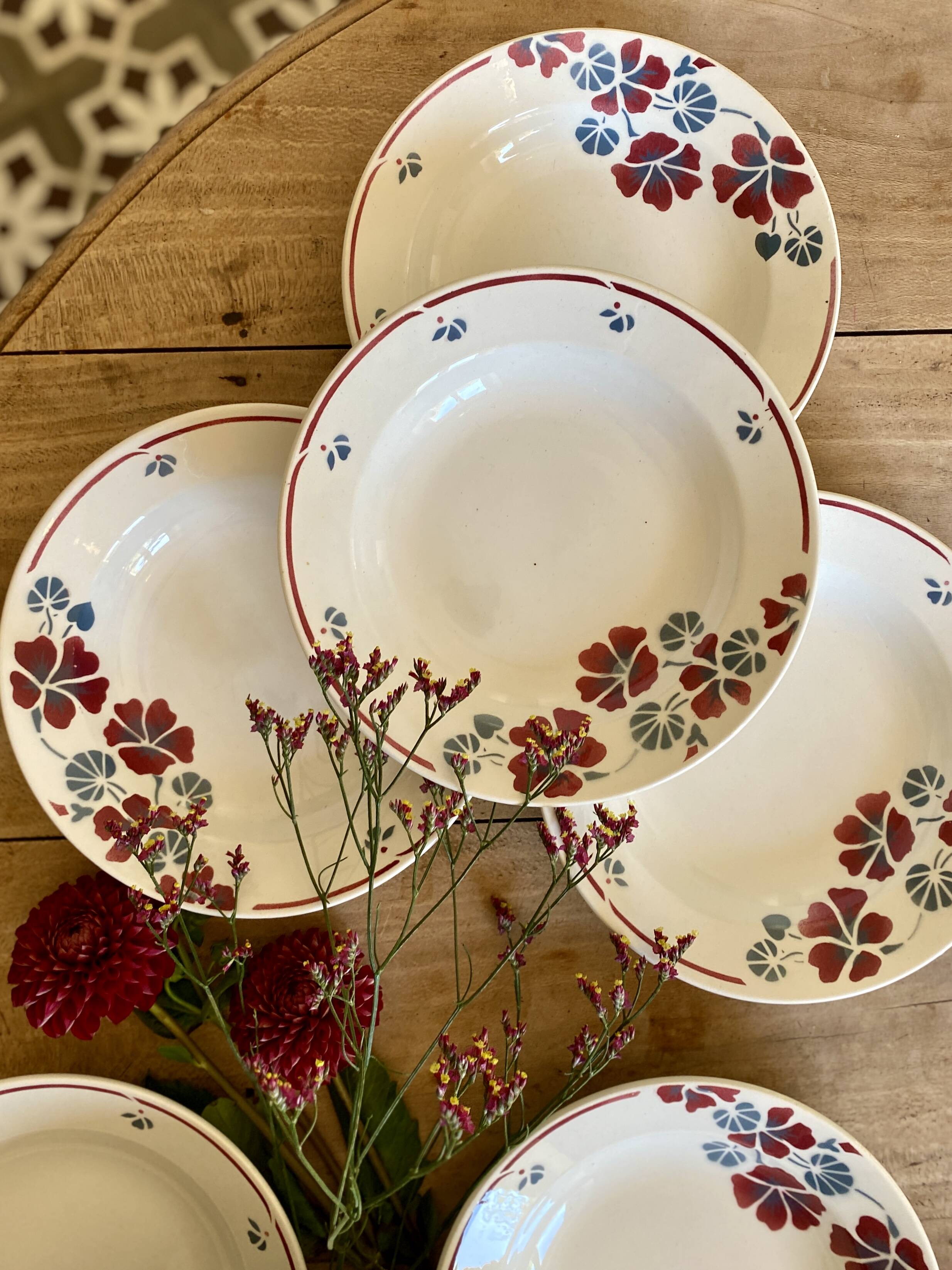 Set of 8 vintage soup plates, Nelly de Salins