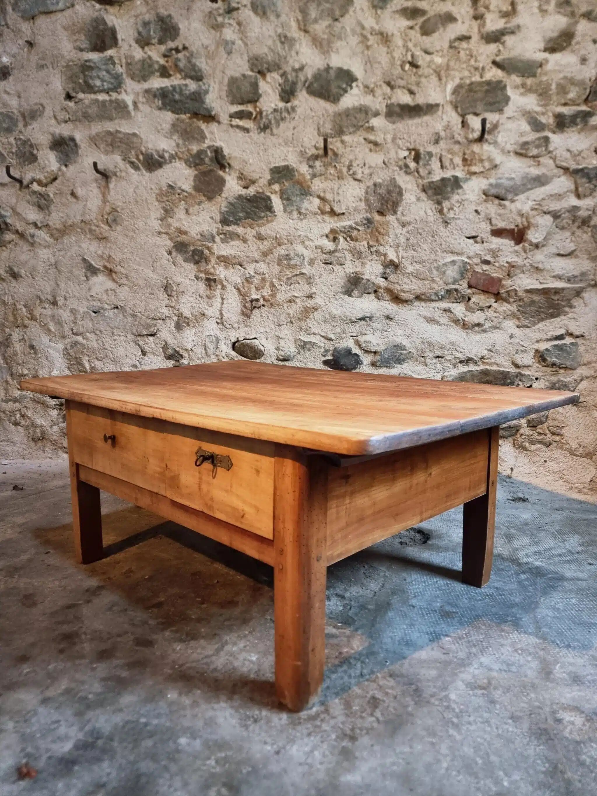 18th-century cherry wood coffee table with two drawers.